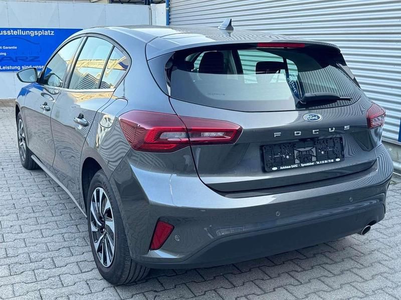 Gebraucht Ford Focus Titanium 155 PS (114 kW) 2025 Grau Limousine