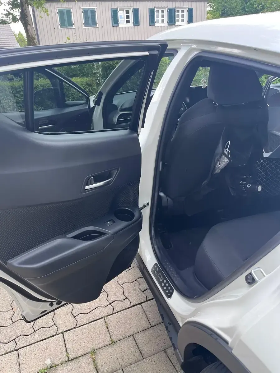 Gebraucht Toyota C-HR 115 PS (84 kW) 2018 Weiß SUV