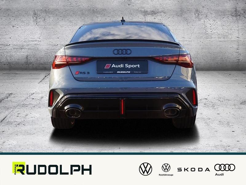 Gebraucht Audi RS3 Ambiente 400 PS (294 kW) 2025 Grau Limousine