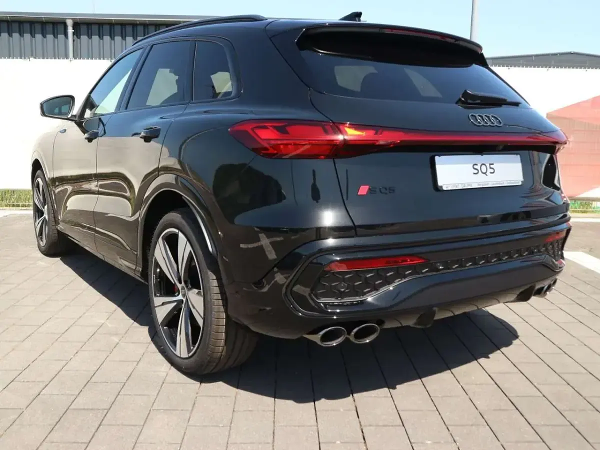 Neu Audi SQ5 Edition .1 367 PS (269 kW) 2025 Mythosschwarz metallic SUV