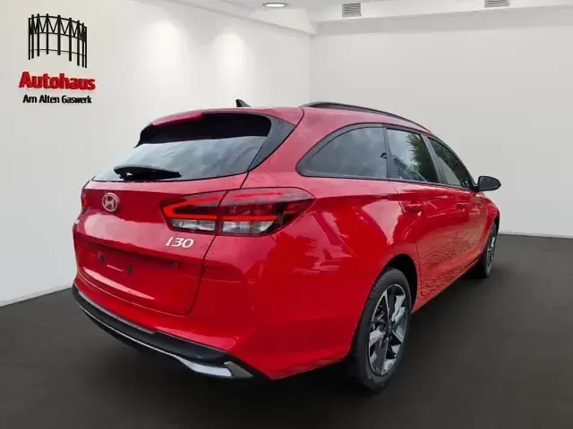 Neu Hyundai i30 Trend 150 PS (110 kW) 2026 Rot Kombi