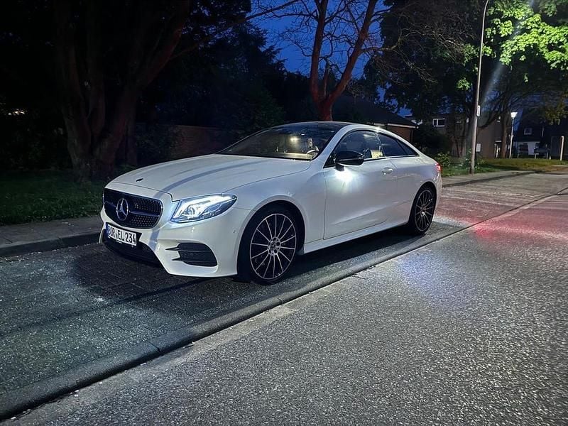 Gebraucht Mercedes E400 340 PS (250 kW) 2019 Weiß Coupé