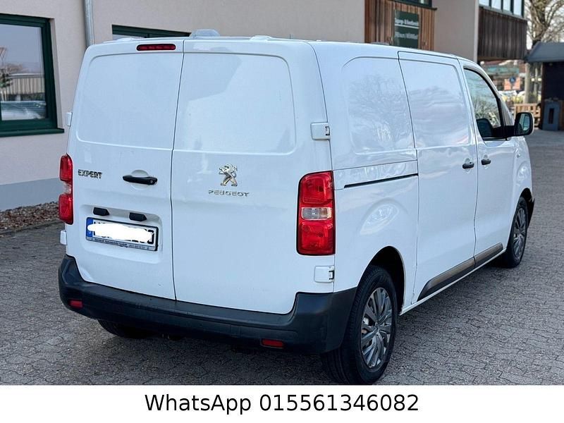 Gebraucht Peugeot Expert Premium 122 PS (89 kW) 2017 Weiß Van