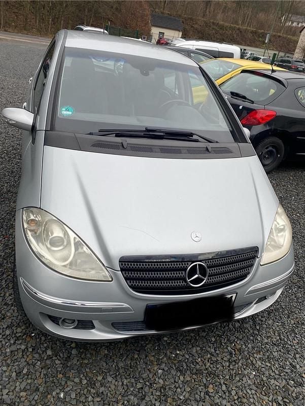 Gebraucht Mercedes 170 116 PS (85 kW) 2005 Silber Limousine