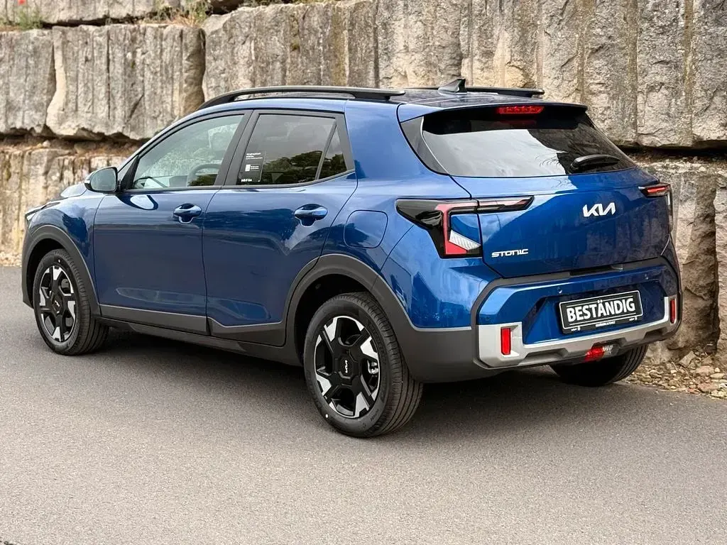 Neu Kia Stonic Vision 101 PS (74 kW) 2026 Blau SUV