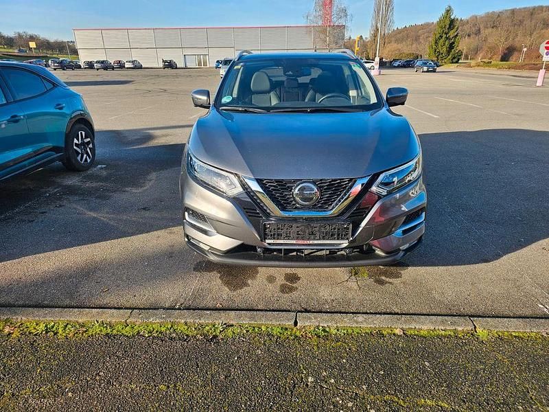 Grau Gebraucht 2020 Nissan Qashqai Akari SUV | 18.999 € (Superpreis) - Bild 1/4