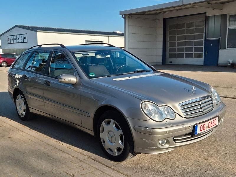 Gebraucht Mercedes C220 150 PS (110 kW) 2007 Silber Kombi