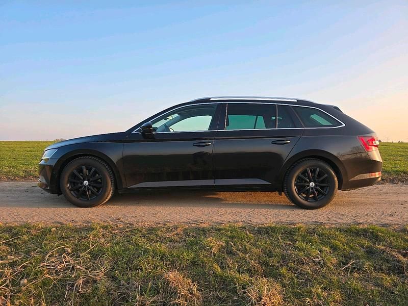 Gebraucht Skoda Superb 190 PS (139 kW) 2016 Schwarz Kombi