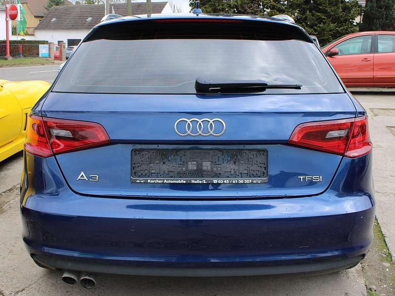 Gebraucht Audi A3 Attraction 122 PS (89 kW) 2013 Scubablau metallic Kleinwagen