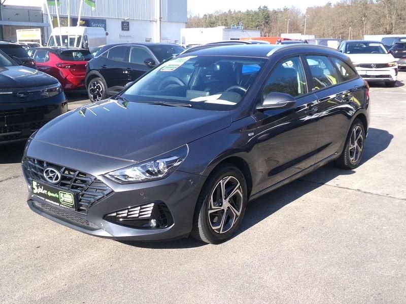 Gebraucht Hyundai i30 Trend 159 PS (116 kW) 2021 Dark knight Kombi