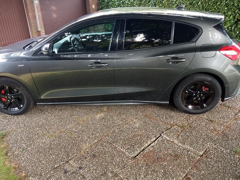 Gebraucht Ford Focus ST-Line 150 PS (110 kW) 2019 Grau Limousine