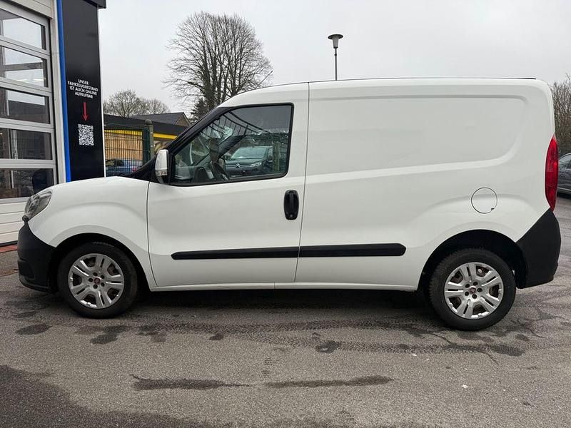 Gebraucht Fiat Doblò 101 PS (74 kW) 2015 Weiß Van / Kleinbus