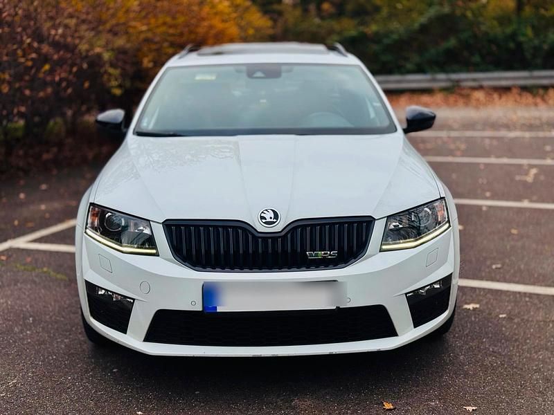 Weiß Gebraucht 2016 Skoda Octavia RS Kombi | 11.500 € (Guter Preis) - Bild 1/4