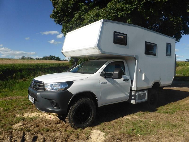 Weiß Gebraucht 2021 Toyota HiLux Abholung | 98.000 € - Bild 1/4