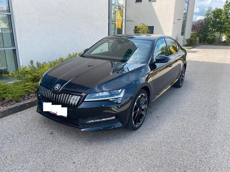 Schwarz Gebraucht 2021 Skoda Superb Sport Limousine | 25.290 € (Etwas zu teuer) - Bild 1/4