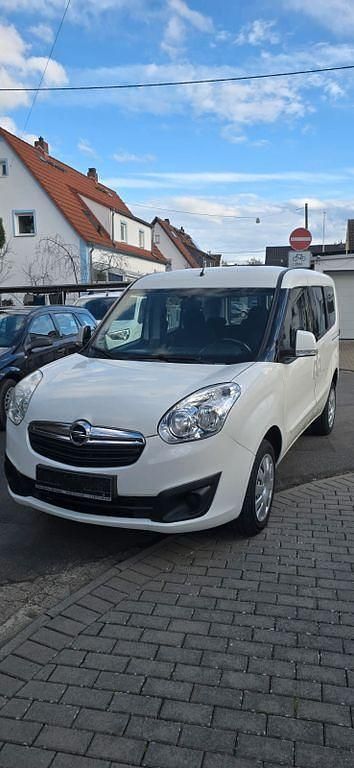 Gebraucht Opel Combo Edition 120 PS (88 kW) 2017 Weiß Van / Kleinbus