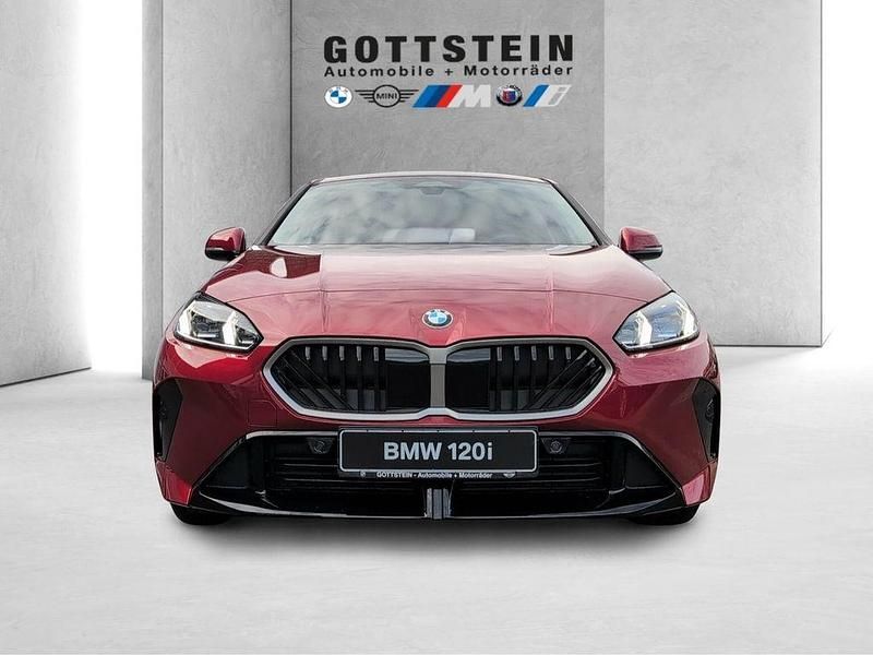 Neu BMW 120 170 PS (125 kW) 2026 Black sapphire Kleinwagen