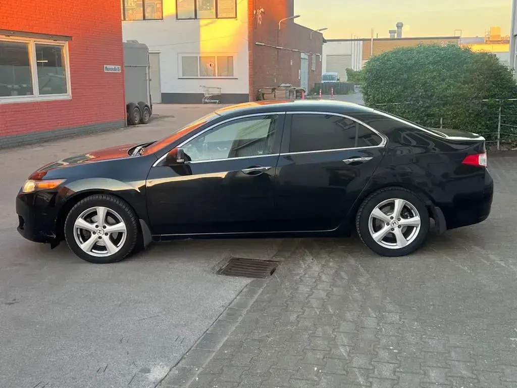 Gebraucht Honda Accord Elegance 150 PS (110 kW) 2011 Schwarz Limousine