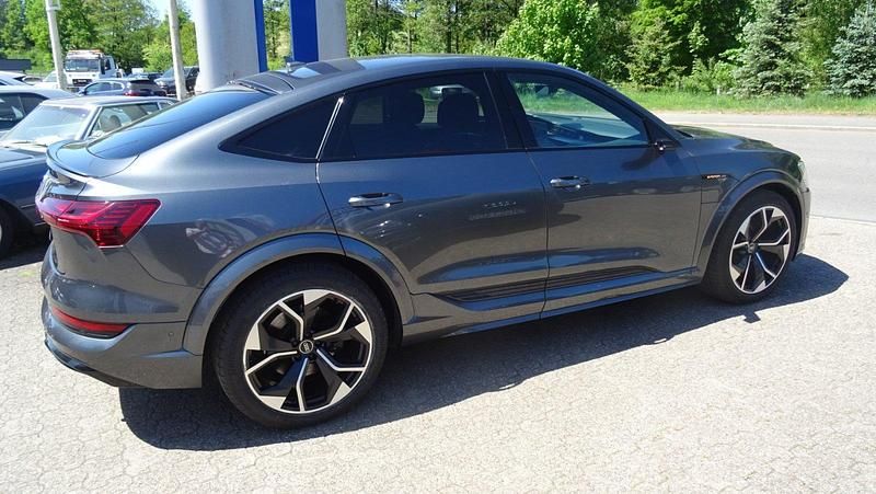 Gebraucht Audi e-tron Ambiente 369 kW (503 PS) 2021 Grau SUV