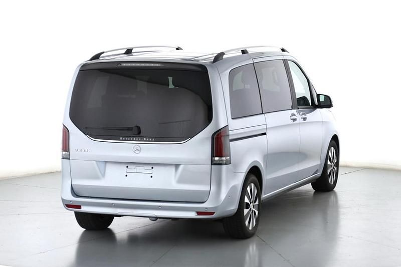 Gebraucht Mercedes V250 Style 190 PS (139 kW) 2024 Hightechsilber metallic Van / Kleinbus