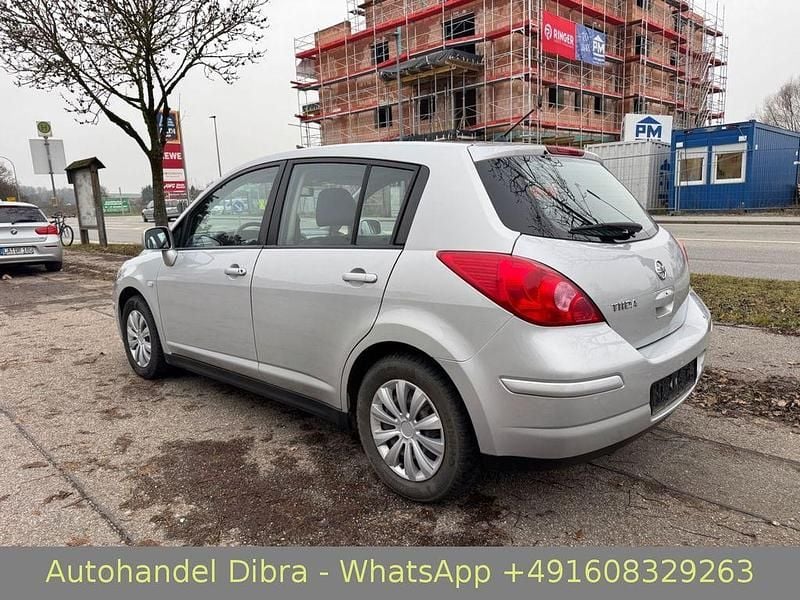 Gebraucht Nissan Tiida Tekna 126 PS (92 kW) 2008 Silber Kleinwagen