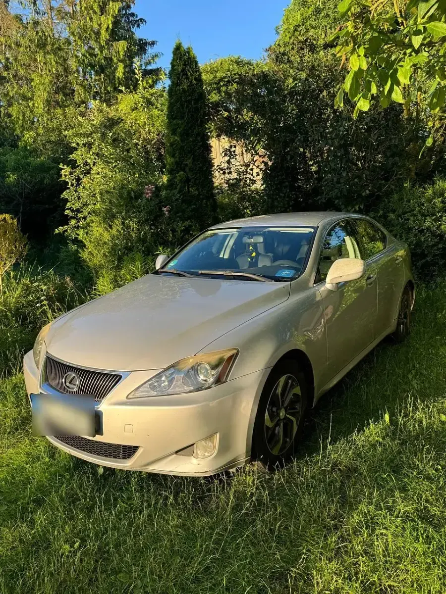 Gebraucht Lexus IS220d 177 PS (130 kW) 2007 Silber Limousine