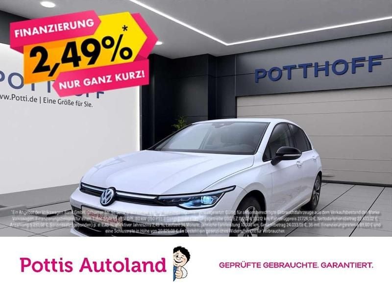 Weiss Gebraucht 2025 VW Golf VIII Goal Limousine | 28.977 € (Guter Preis) - Bild 1/4