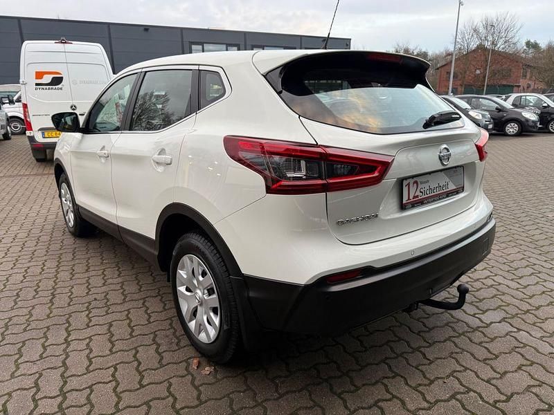 Gebraucht Nissan Qashqai Visia 140 PS (102 kW) 2019 Weiß SUV