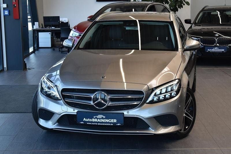 Silber Gebraucht 2020 Mercedes C300e Avantgarde Limousine | 24.550 € (Guter Preis) - Bild 1/4