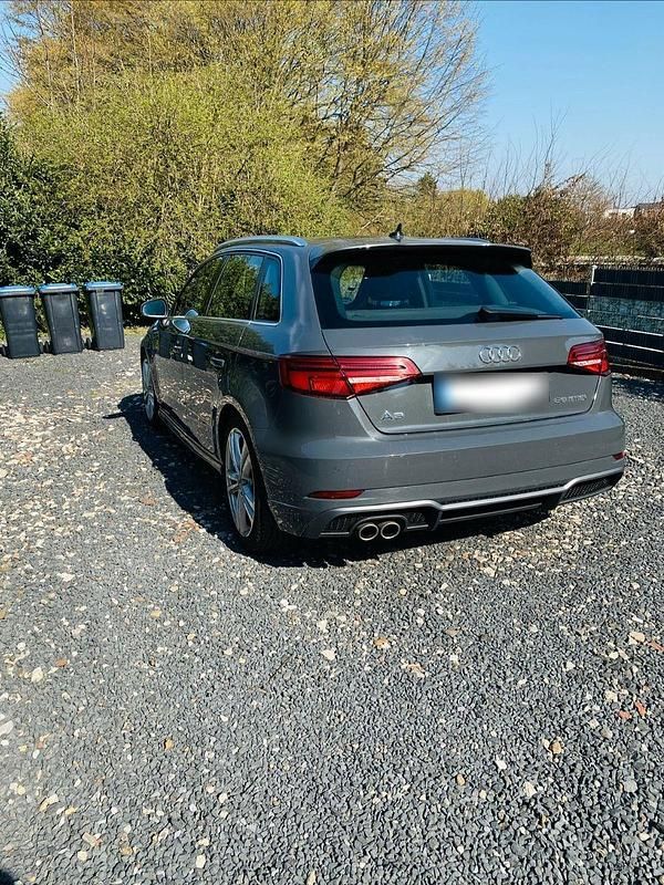 Gebraucht Audi A3 S-Line 150 PS (110 kW) 2018 Grau Limousine