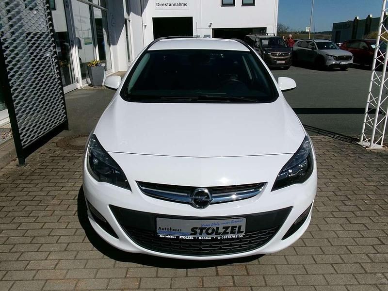 Gebraucht Opel Astra 120 PS (88 kW) 2016 Schneeweiss/summitwhite/arctic Kombi