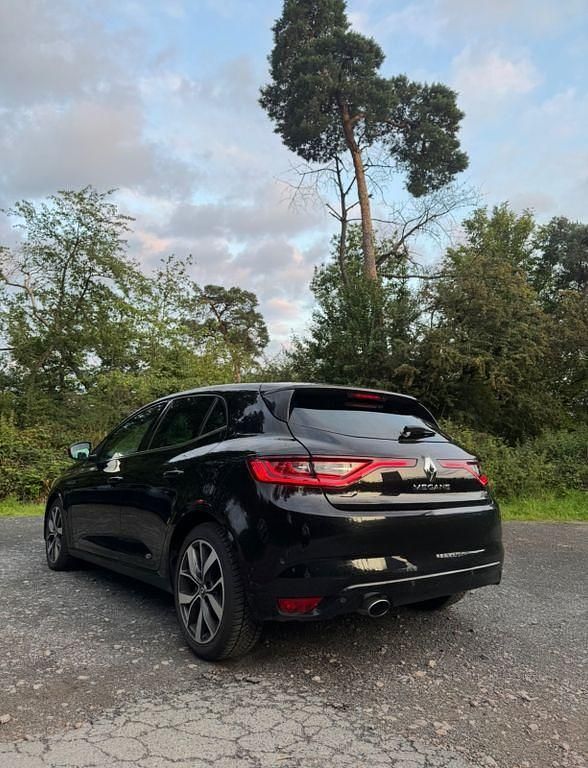 Schwarz Gebraucht 2016 Renault Mégane III Bose Edition Limousine | 9.200 € (Teuer) - Bild 1/4