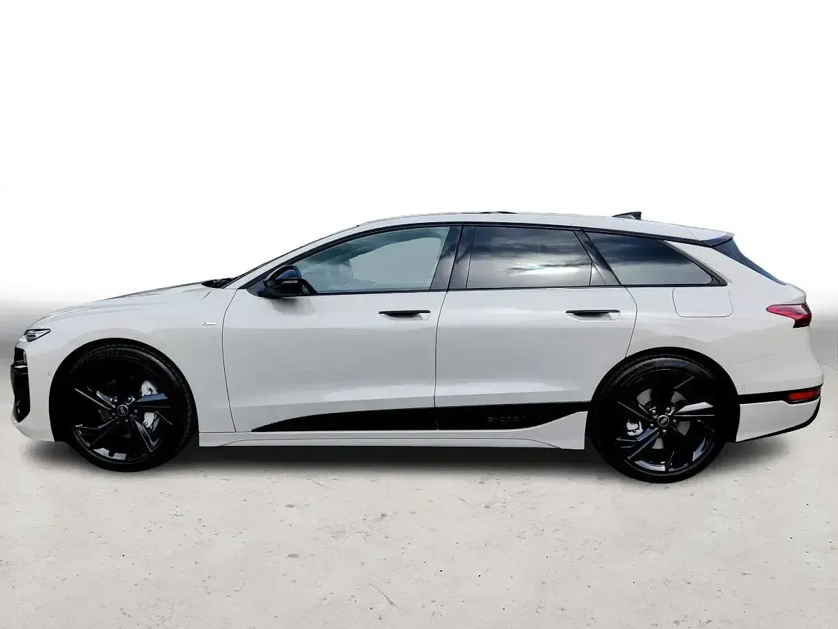 Neu Audi e-tron Performance 269 kW (367 PS) 2026 Beige SUV