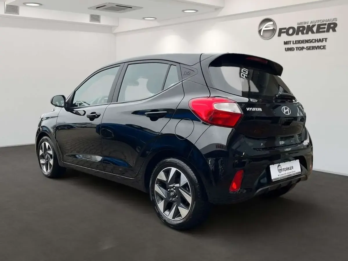 Gebraucht Hyundai i10 Trend 63 PS (46 kW) 2025 Schwarz Kleinwagen