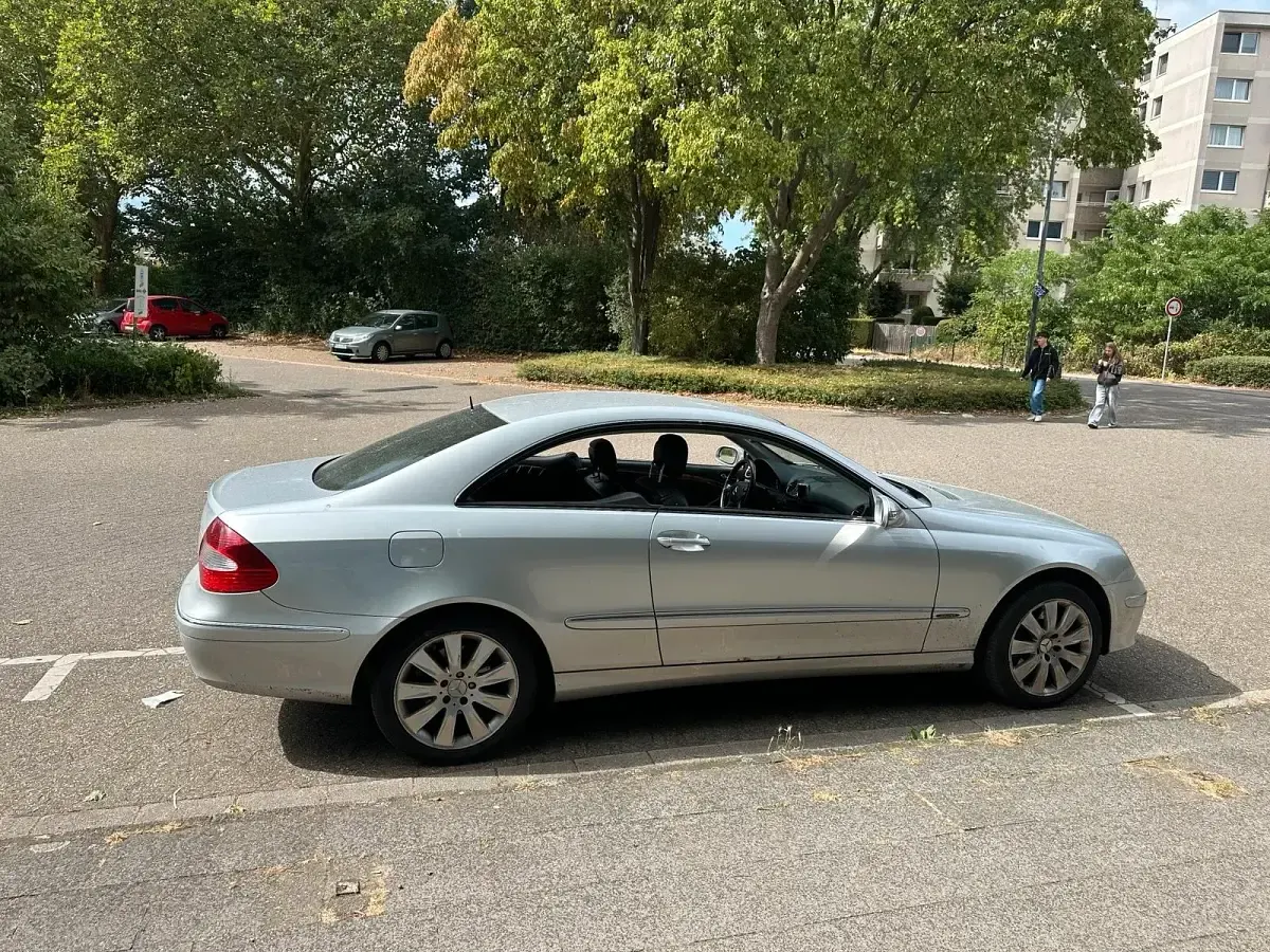 Gebraucht Mercedes CLK350 276 PS (202 kW) 2005 Silber Coupé