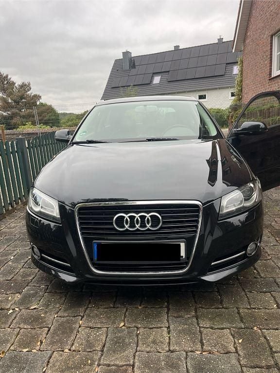 Schwarz Gebraucht 2011 Audi A3 Ambiente Limousine | 6.990 € (Fairer Preis) - Bild 1/4