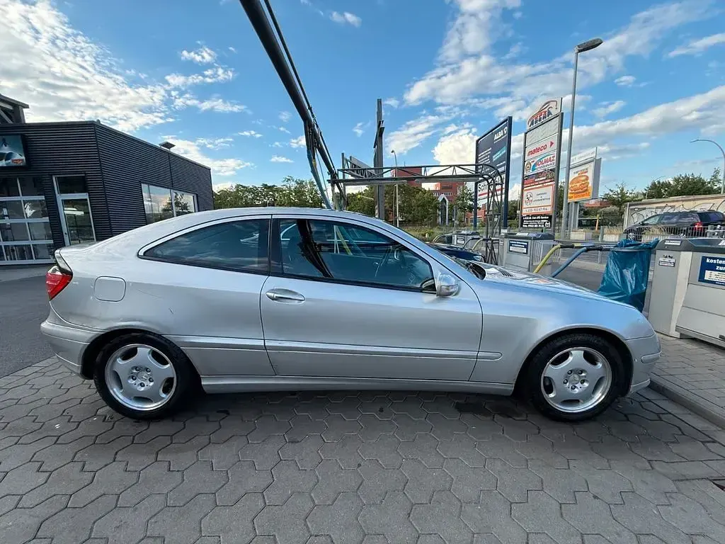 Gebraucht Mercedes C200 163 PS (119 kW) 2002 Silber Coupé