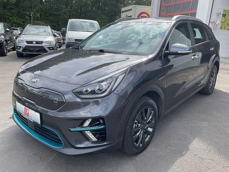 Platinum graphite Gebraucht 2020 Kia e-Niro Vision SUV | 15.900 € (Fairer Preis) - Bild 1/4