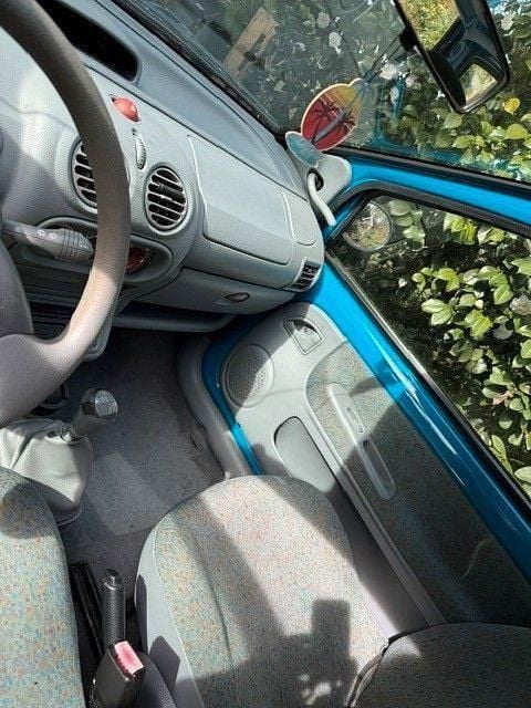 Second-hand Renault Twingo Expression 58 CP (42 kW) 2003 Albastru Hatchback