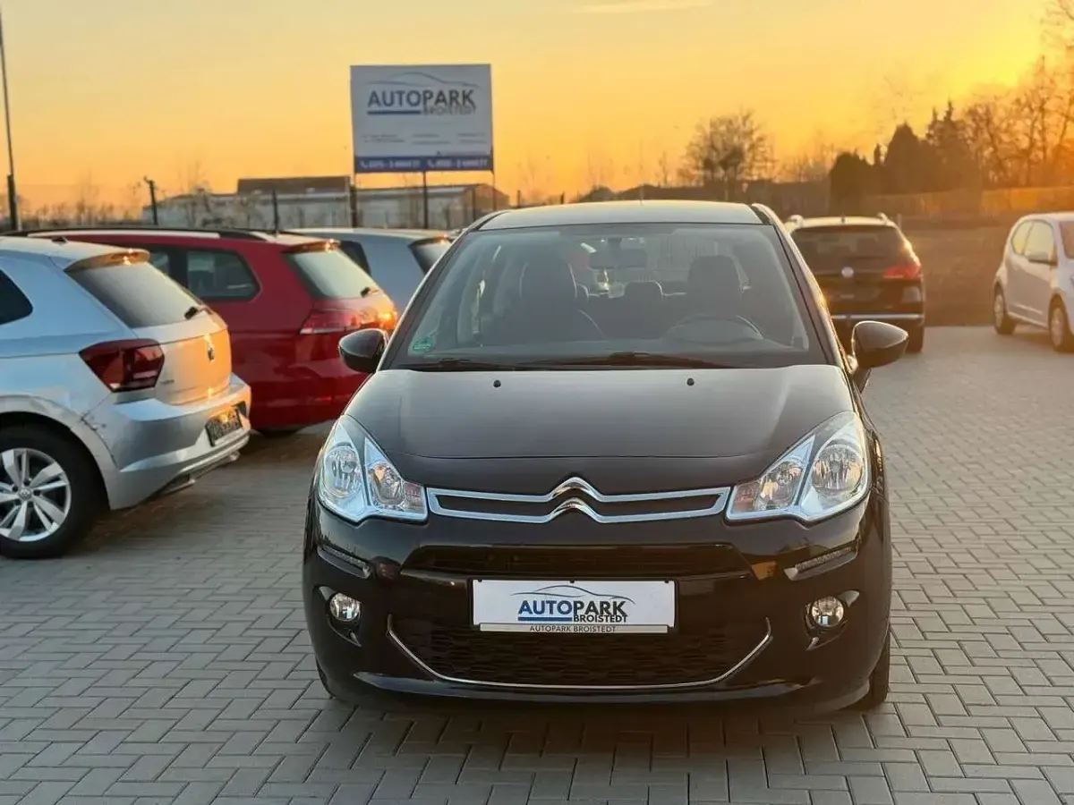 Usado Citroën C3 SELECTION 99 CV (72 kW) 2017 Negro Berlina
