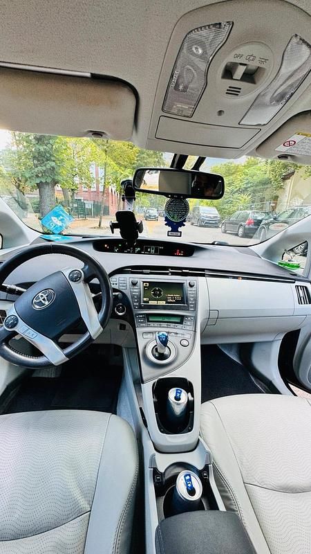 Gebraucht Toyota Prius Executive 99 PS (72 kW) 2011 Schwarz Kleinwagen