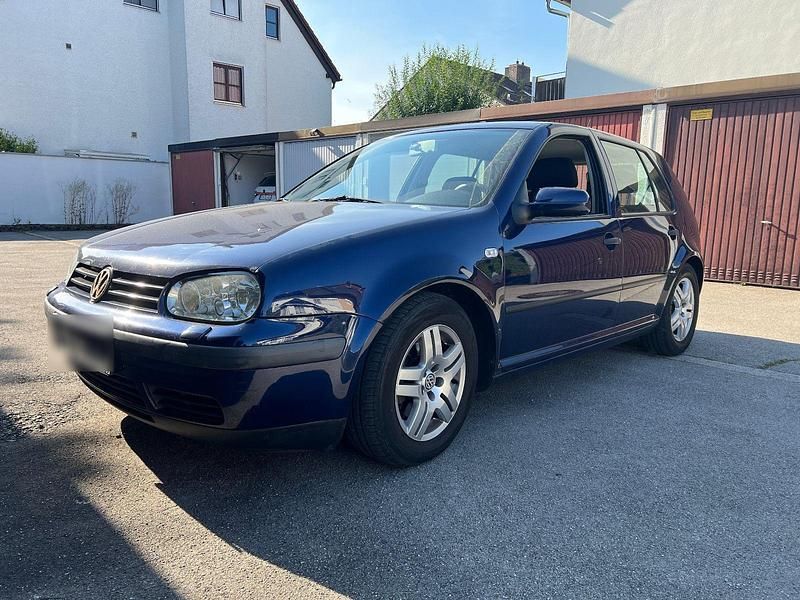 Blau Gebraucht 2002 VW Golf IV Edition Kleinwagen | 3.000 € (Etwas zu teuer) - Bild 1/4