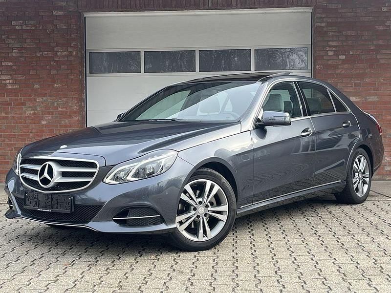 Gebraucht Mercedes E200 136 PS (100 kW) 2014 755 (tenoritgrau  metalliclac Limousine