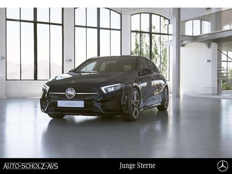 Schwarz Gebraucht 2021 Mercedes A180 AMG Limousine | 25.937 € (Fairer Preis) - Bild 1/3