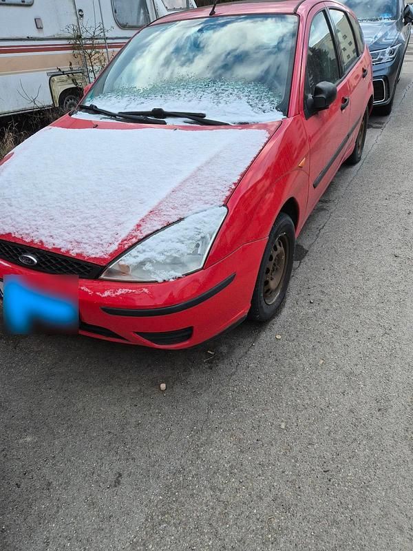 Używany Ford Focus 102 KM (75 kW) 2002 Czerwony Sedan/Limuzyna