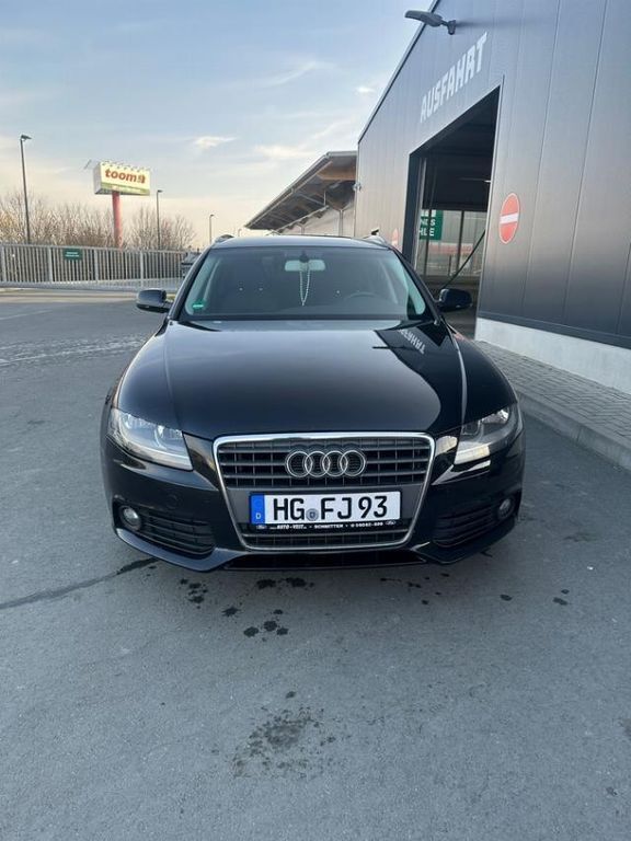 Schwarz Gebraucht 2011 Audi A4 Attraction Kombi | 7.990 € (Fairer Preis) - Bild 1/4