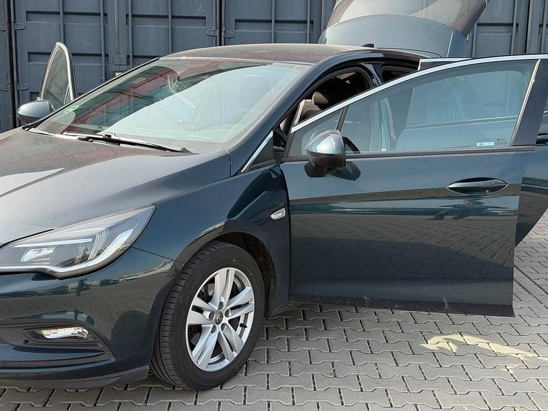 Gebraucht Opel Astra 150 PS (110 kW) 2016 Grün Limousine