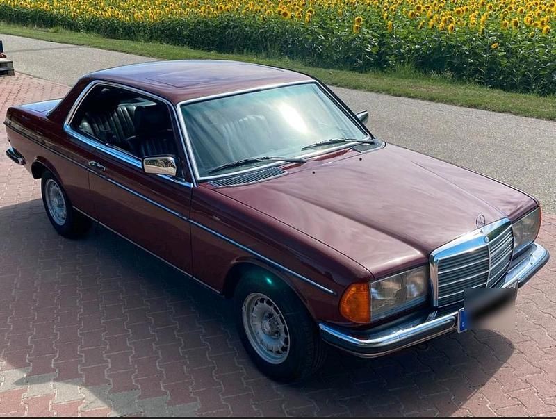Gebraucht Mercedes 300 125 PS (91 kW) 1981 Rot Coupé