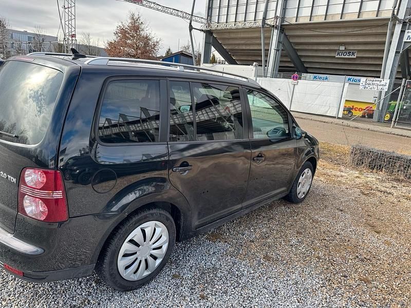 Gebraucht VW Touran 140 PS (102 kW) 2010 Schwarz Van / Kleinbus