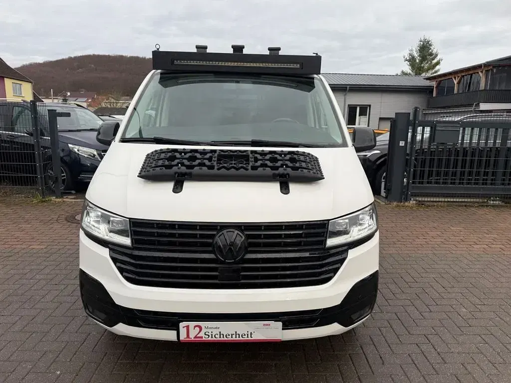 Gebraucht VW Multivan 150 PS (110 kW) 2021 Weiß Van / Kleinbus